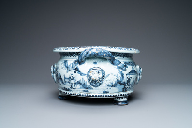 An oval Dutch Delft blue and white chinoiserie jardini&egrave;re, late 17th C.