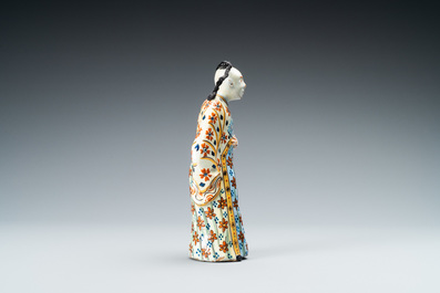 Een polychrome Delftse figuur van een Chinees, ca. 1800