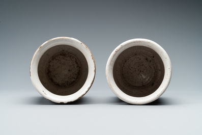A pair of Dutch Delft blue and white albarello type drug jars, 18th C.