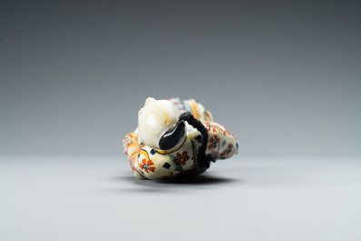 Een polychrome Delftse figuur van een Chinees, ca. 1800