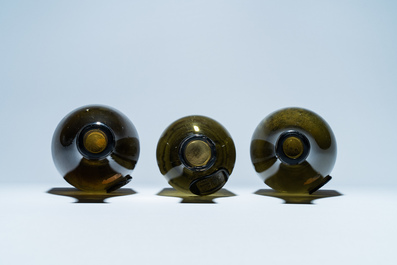 Three green glass wine bottles with crowned seals, 18/19th C.