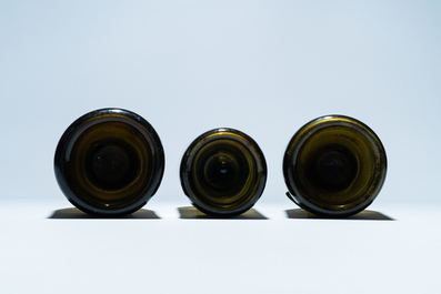 Three green glass wine bottles with crowned seals, 18/19th C.