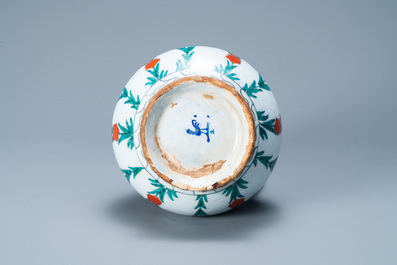 Une verseuse de style Iznik, Cantagalli, Italie, 19&egrave;me
