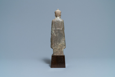 Een Khmer zandstenenen figuur van Boeddha, Thailand, Lopburi periode, 12/14e eeuw