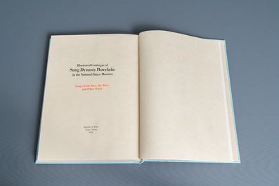 Illustrated catalogue of Sung Dynasty Porcelain in the National Palace Museum, quatre volumes, Taipei, 1973