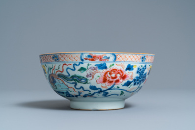 A Chinese famille rose 'phoenixes' bowl, Qianlong