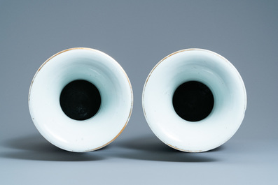 A pair of Chinese famille rose vases, 19/20th C.