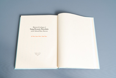 Illustrated catalogue of Sung Dynasty Porcelain in the National Palace Museum, quatre volumes, Taipei, 1973