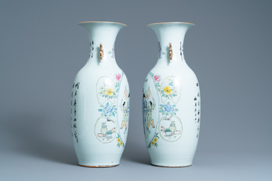 A pair of Chinese famille rose vases, 19/20th C.