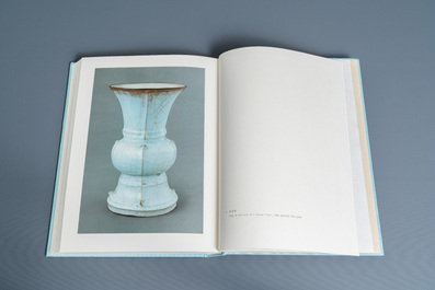 Illustrated catalogue of Sung Dynasty Porcelain in the National Palace Museum, quatre volumes, Taipei, 1973
