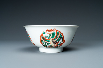 A Chinese famille verte 'phoenixes' bowl, Chenghua merk, Kangxi