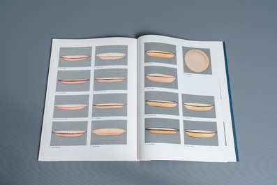 Illustrated catalogue of Sung Dynasty Porcelain in the National Palace Museum, quatre volumes, Taipei, 1973