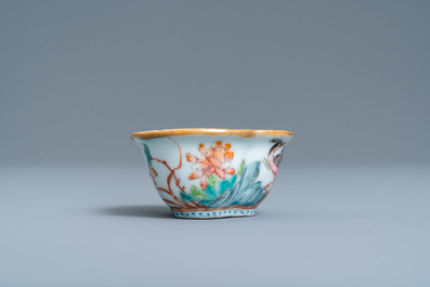 A Chinese qianjiang cai hat stand and five famille rose wares, 19/20th C.
