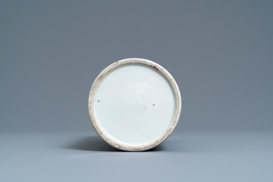 A Chinese qianjiang cai hat stand and five famille rose wares, 19/20th C.