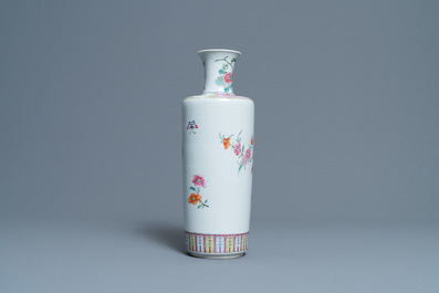 A Chinese famille rose 'rooster' vase, 19th C.
