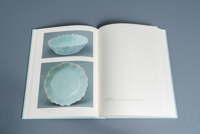 Illustrated catalogue of Sung Dynasty Porcelain in the National Palace Museum, quatre volumes, Taipei, 1973