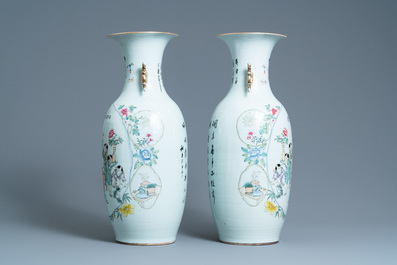 A pair of Chinese famille rose vases, 19/20th C.