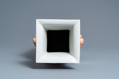 A Chinese square qianjiang cai 'antiquities' vase, 19th C.