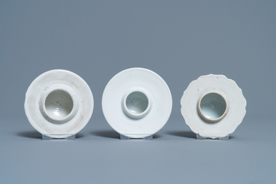 A Chinese blue and white five-piece garniture with floral design, Kangxi
