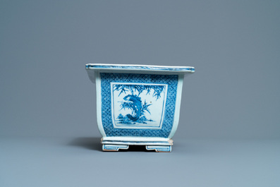 A Chinese rectangular blue and white jardini&egrave;re, Qianlong