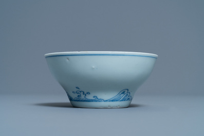 A Chinese blue and white 'dragon' bowl, Kangxi/Yongzheng