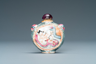 A Chinese famille rose 'erotical subject' snuff bottle, Qianlong mark, 19th C.