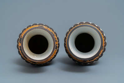 A pair of Chinese Nanking crackle-glazed vases with Li Tieguai, 19th C.