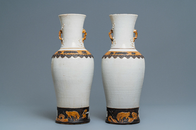 A pair of Chinese Nanking crackle-glazed vases with Li Tieguai, 19th C.