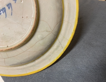 Een mythologische schotel in Italiaanse majolica met 'Latona en de kikkers', Urbino, 16e eeuw