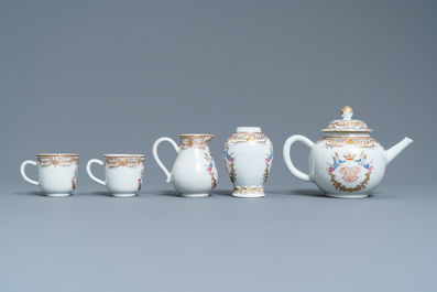 Un service &agrave; th&eacute; de 20 pi&egrave;ces en porcelaine de Chine famille rose pour le march&eacute; europ&eacute;en, Qianlong