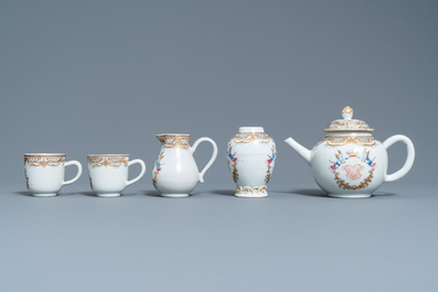 Un service &agrave; th&eacute; de 20 pi&egrave;ces en porcelaine de Chine famille rose pour le march&eacute; europ&eacute;en, Qianlong