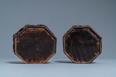 Een paar Chinese octagonale kommen met trigrammen, Tongzhi merk en periode