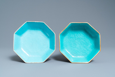 Een paar Chinese octagonale kommen met trigrammen, Tongzhi merk en periode