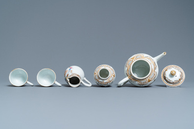 Un service &agrave; th&eacute; de 20 pi&egrave;ces en porcelaine de Chine famille rose pour le march&eacute; europ&eacute;en, Qianlong