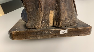 Een fruithouten figuur van een vrouwelijke heilige, Rijngebied, Duitsland, 2e helft 16e eeuw