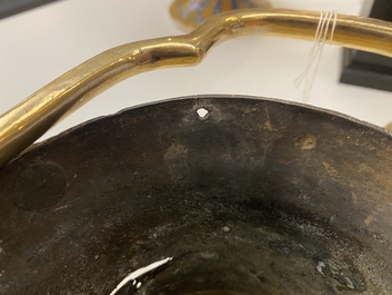 Twee bronzen wijwater emmers, Vlaanderen, 1e helft 16e eeuw