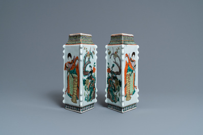 A pair of lozenge-shaped Chinese famille verte vases, 19th C.