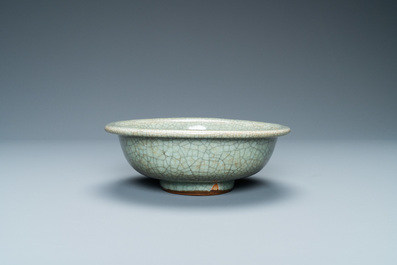 A Chinese ge-type crackle-glazed bowl, Qing