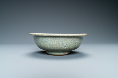 A Chinese ge-type crackle-glazed bowl, Qing