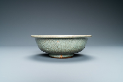 A Chinese ge-type crackle-glazed bowl, Qing