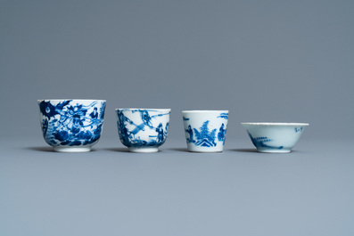 Four Chinese blue and white cups, 19th C.