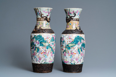 A pair of  Chinese Nanking famille rose crackle-glazed vases, 19th C.