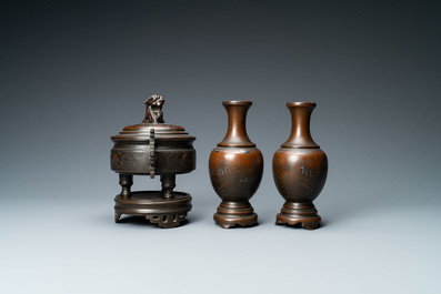 Un br&ucirc;le-parfum et une paire de vases en bronze incrust&eacute;, Chine pour le Vietnam, 19&egrave;me