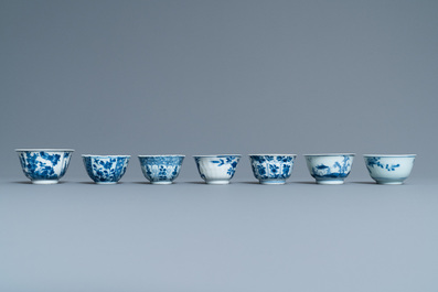 Vijftien Chinese blauw-witte koppen en achttien schotels, Kangxi