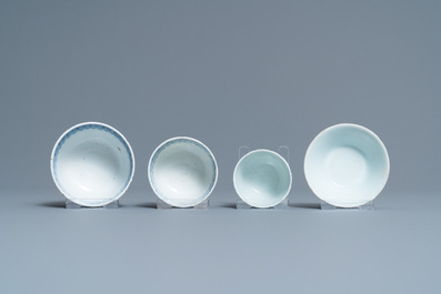 Four Chinese blue and white cups, 19th C.