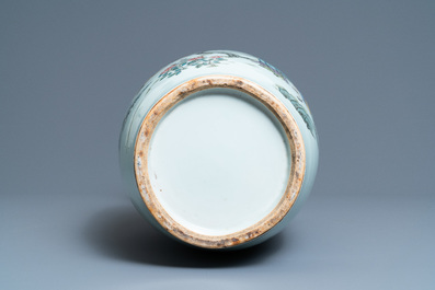 A Chinese qianjiang cai vase with two-sided design, 19/20th C.