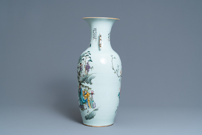 A Chinese qianjiang cai vase with two-sided design, 19/20th C.