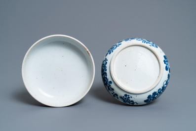 A Chinese blue and white box and cover, Kangxi