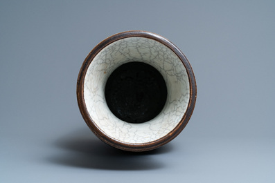 A Chinese blue and white Nanking crackle-glazed 'Li Tieguai' vase, 19th C.
