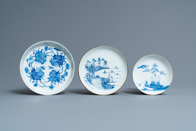 Three Chinese blue and white 'Bleu de Hue' plates and two bowls for the Vietnamese market, 19th C.